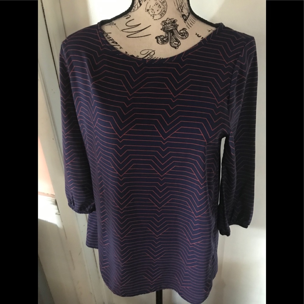 Cute navy three qtr length sleeve blouse
